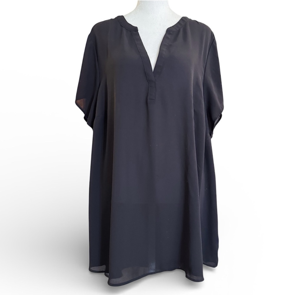 TORRID black V-neck short sleeve top, plus size 3 or 3X